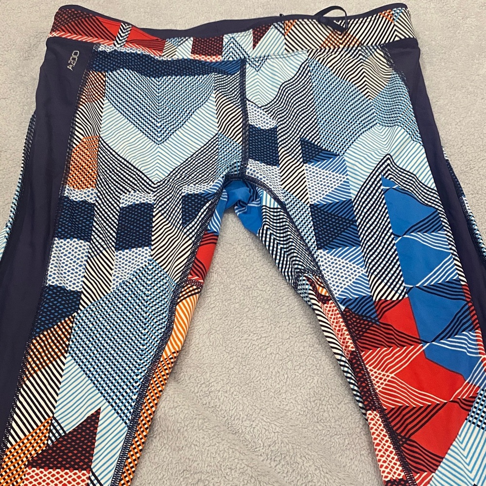 Skin Multicolor Dot-Pattern Performance Leggings